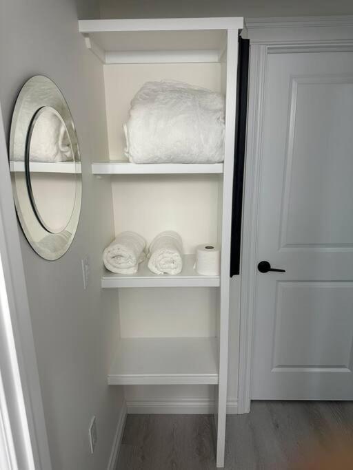 Award Winning Boho Paradise Sunlit Modern Suite YYC Kültér fotó