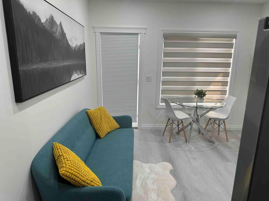 Award Winning Boho Paradise Sunlit Modern Suite YYC Kültér fotó